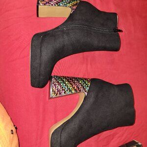 Betsey johnson New in box size 9